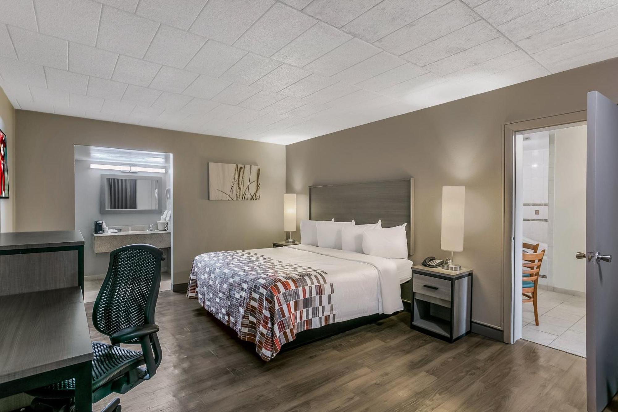 Red Roof Inn Baltimore Windsor Mill Bagian luar foto