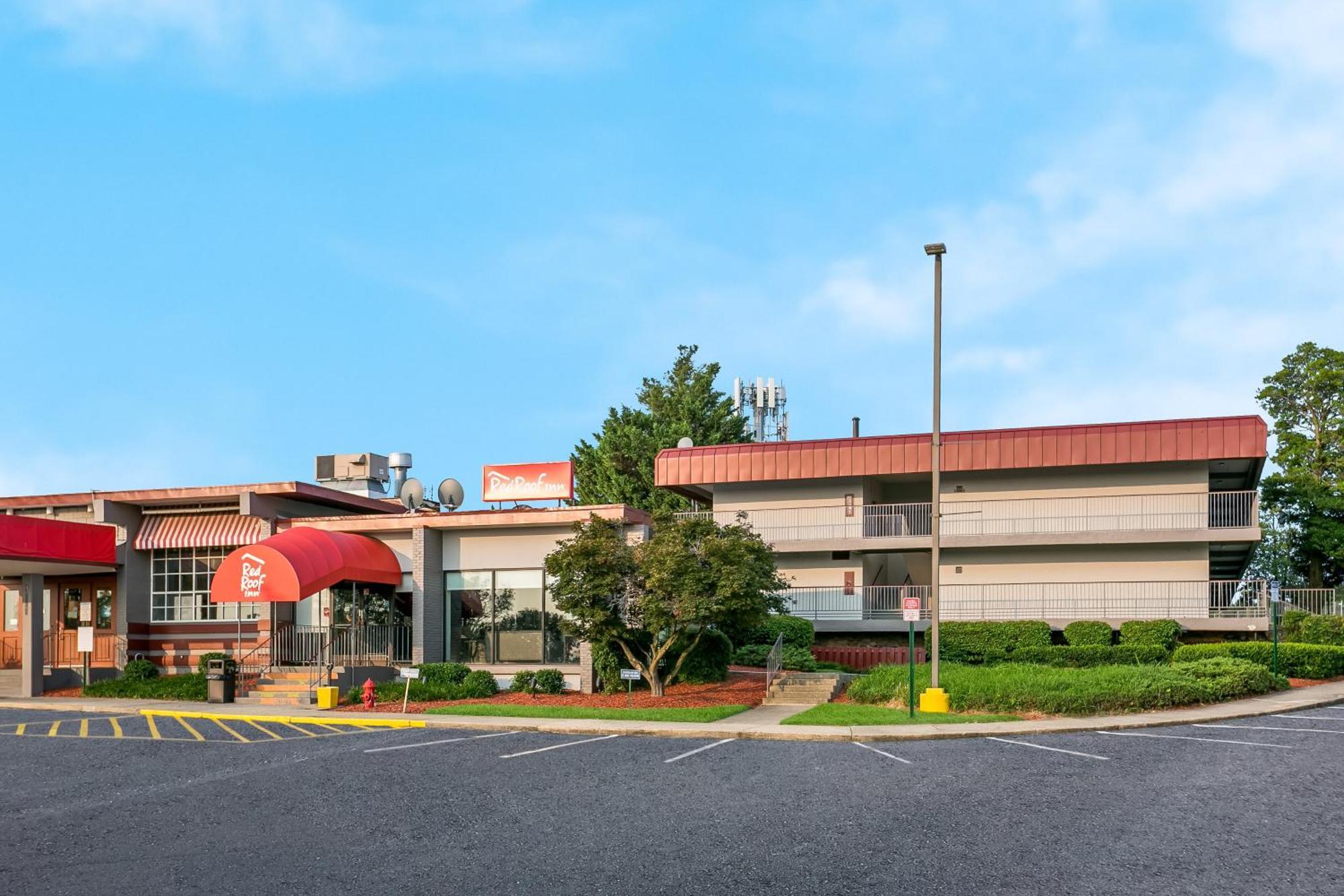 Red Roof Inn Baltimore Windsor Mill Bagian luar foto