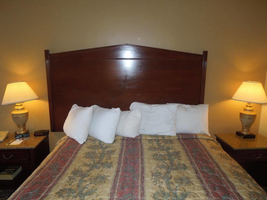 Red Roof Inn Baltimore Windsor Mill Bagian luar foto